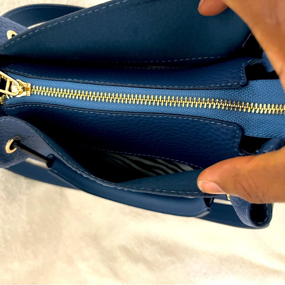 NWT Authentic Matmazel designed 4 pockets  blue shoulder bag . - Picture 4 of 8
